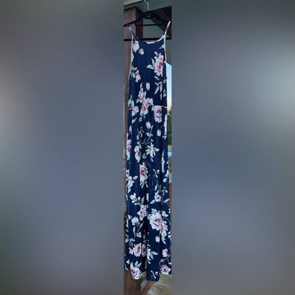 French Grey Floral Dress with Lace Accents - Picture 2 of 3